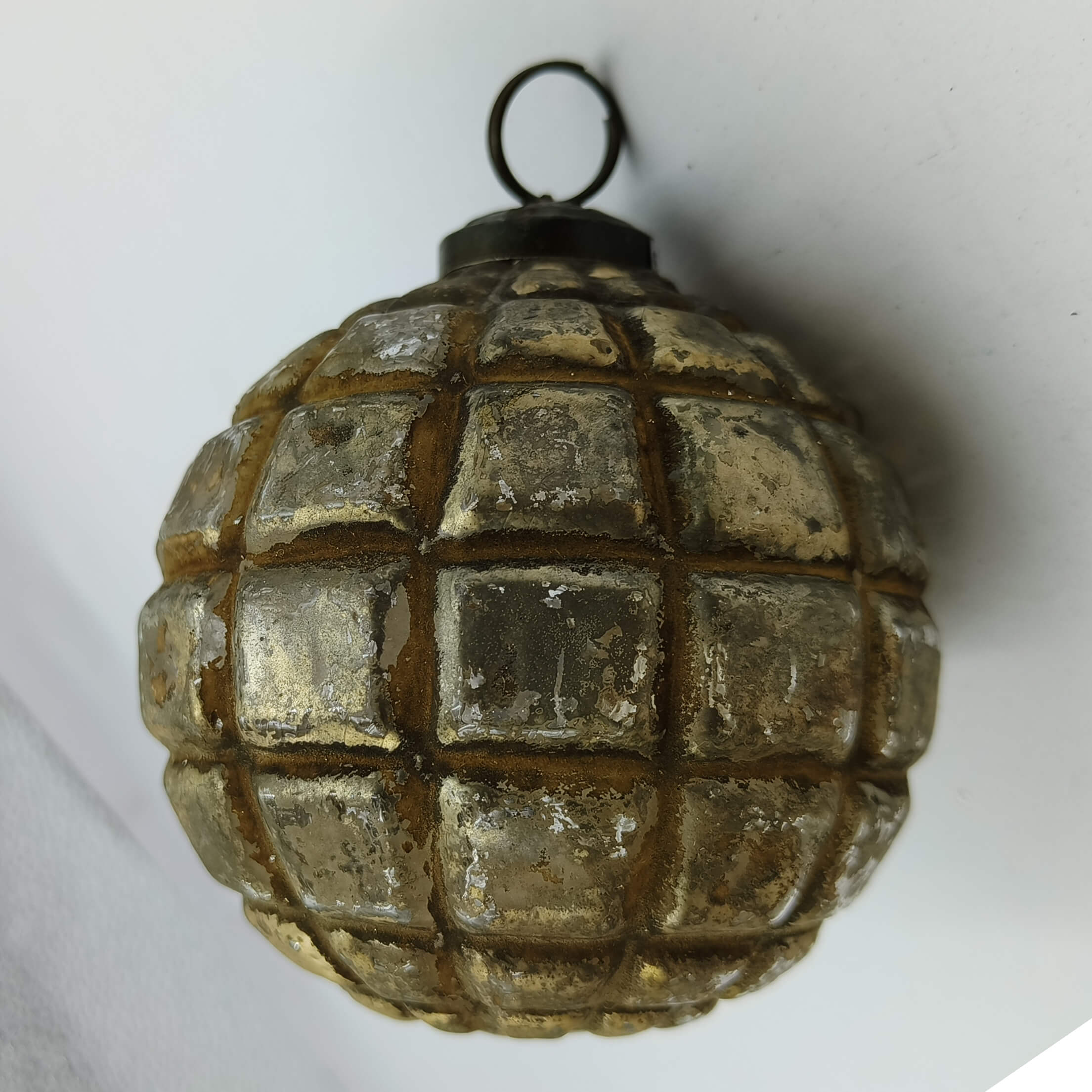 Sirgio Glass Ornament, Gold