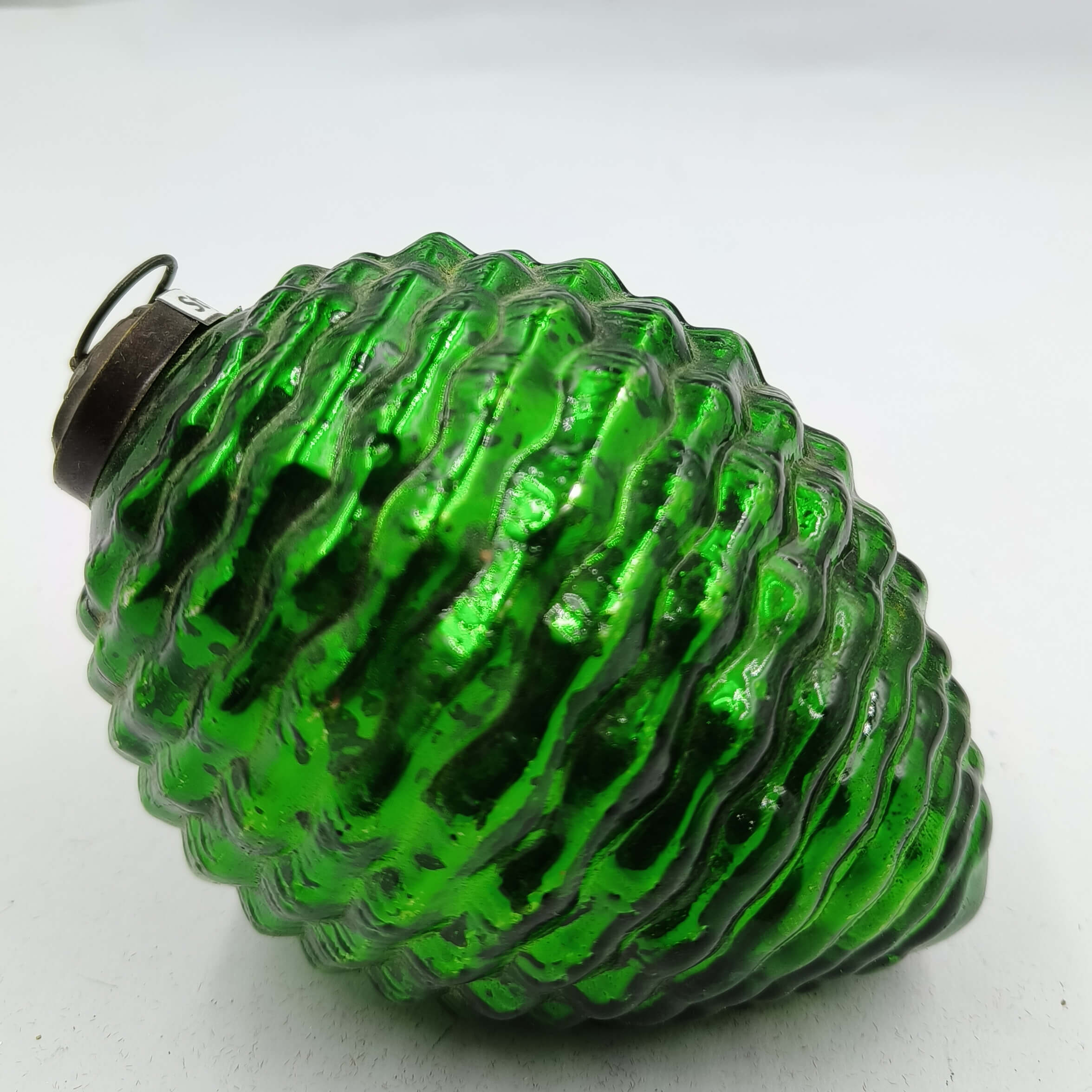 Sveta Glass Ornament, Green